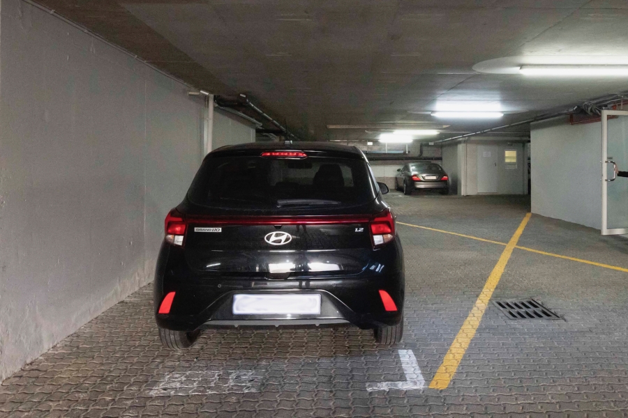 1 Bedroom Property for Sale in Sea Point Western Cape